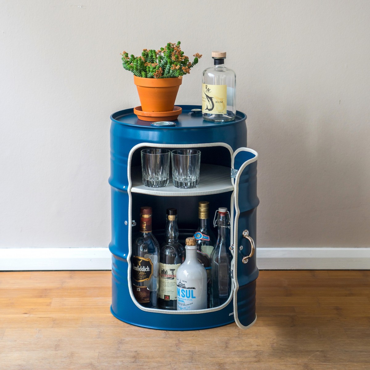 Lockengelöt - Minibar mit Tür - aus Hamburger Ölfässern