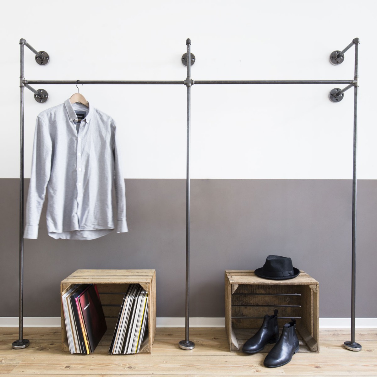 various Industrial Design Garderobe & offenes Kleiderschranksystem in Wunschgröße - Kleiderständer für Wandmontage aus Wasserrohr DUO HIGH