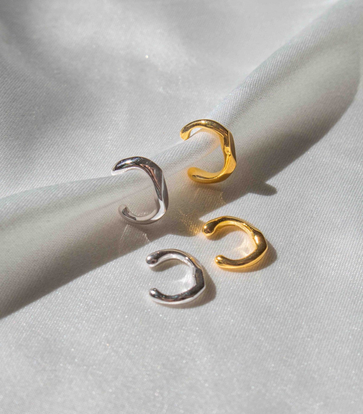 iloveblossom LET’S TWIST AGAIN EARCUFF