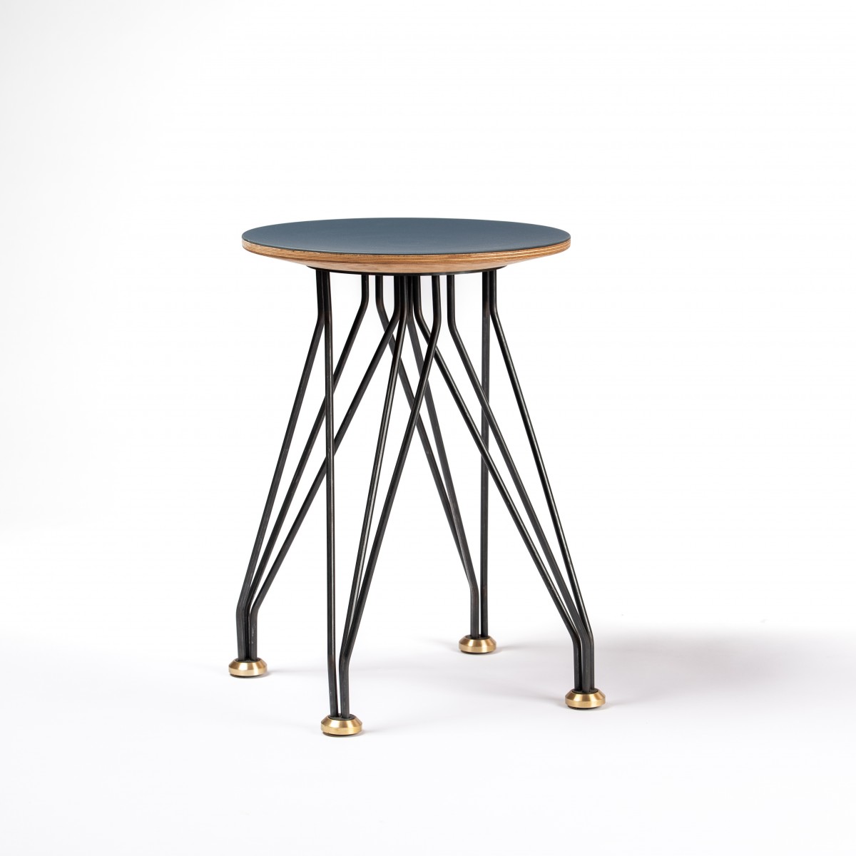 L hoch 2  Hocker 01.02 mit Linoleum smokey blue