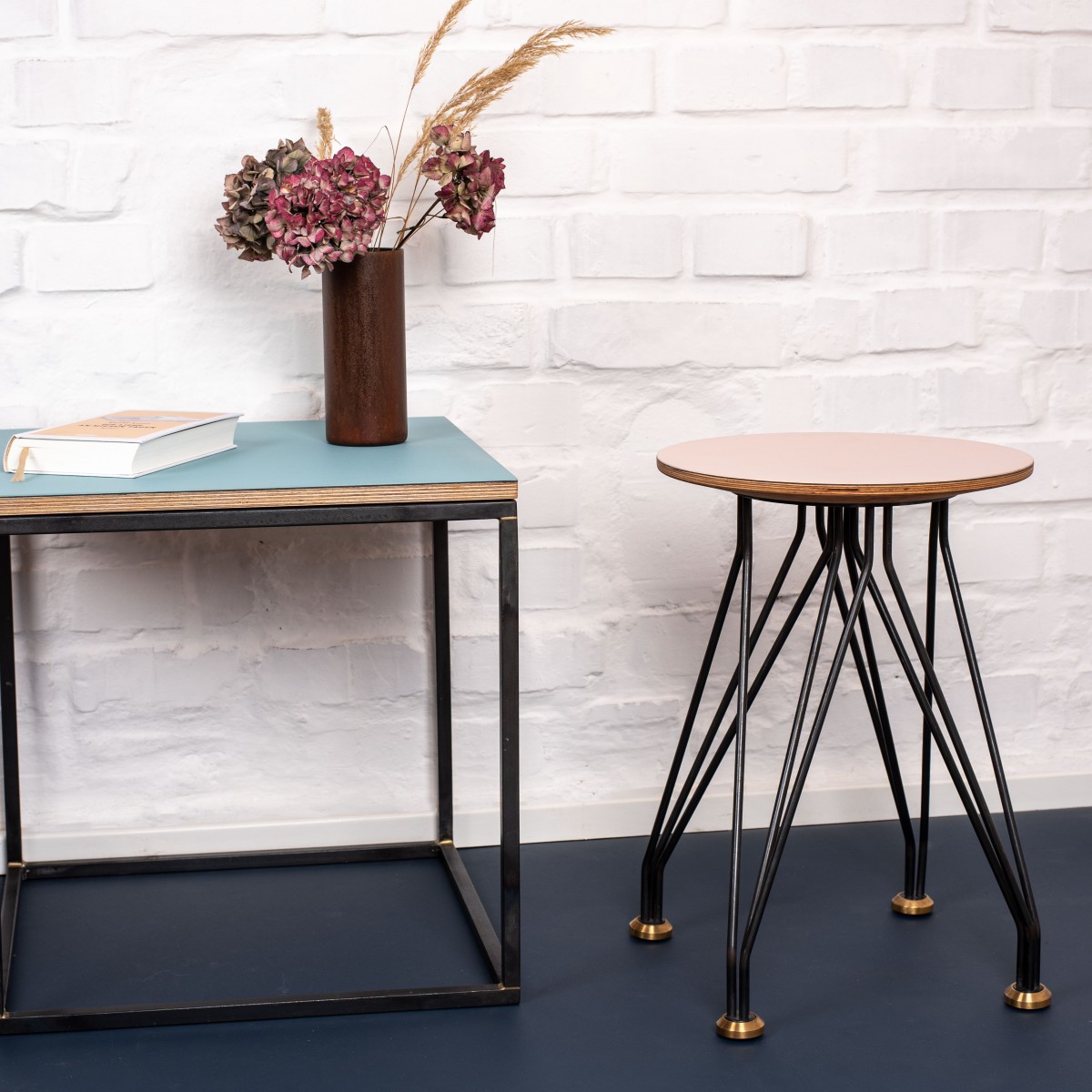 L hoch 2  Hocker 01.02 mit Linoleum powder
