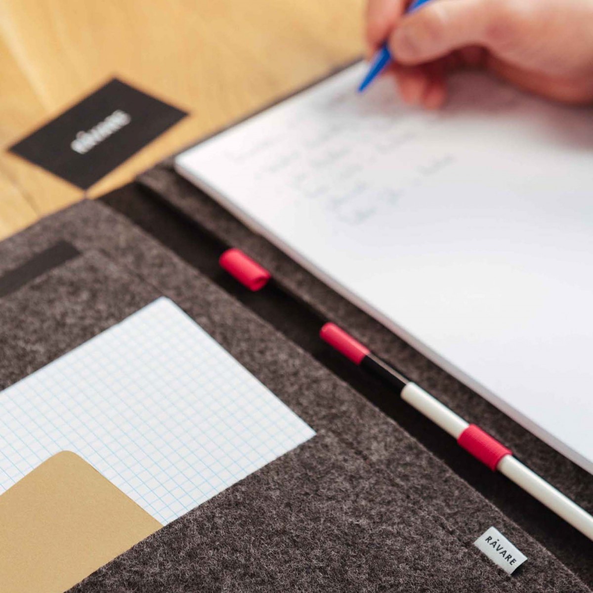 RÅVARE Stilvolle Dokumentenmappe A4 aus Filz, für Tablets ≤13″, für MacBook 12"