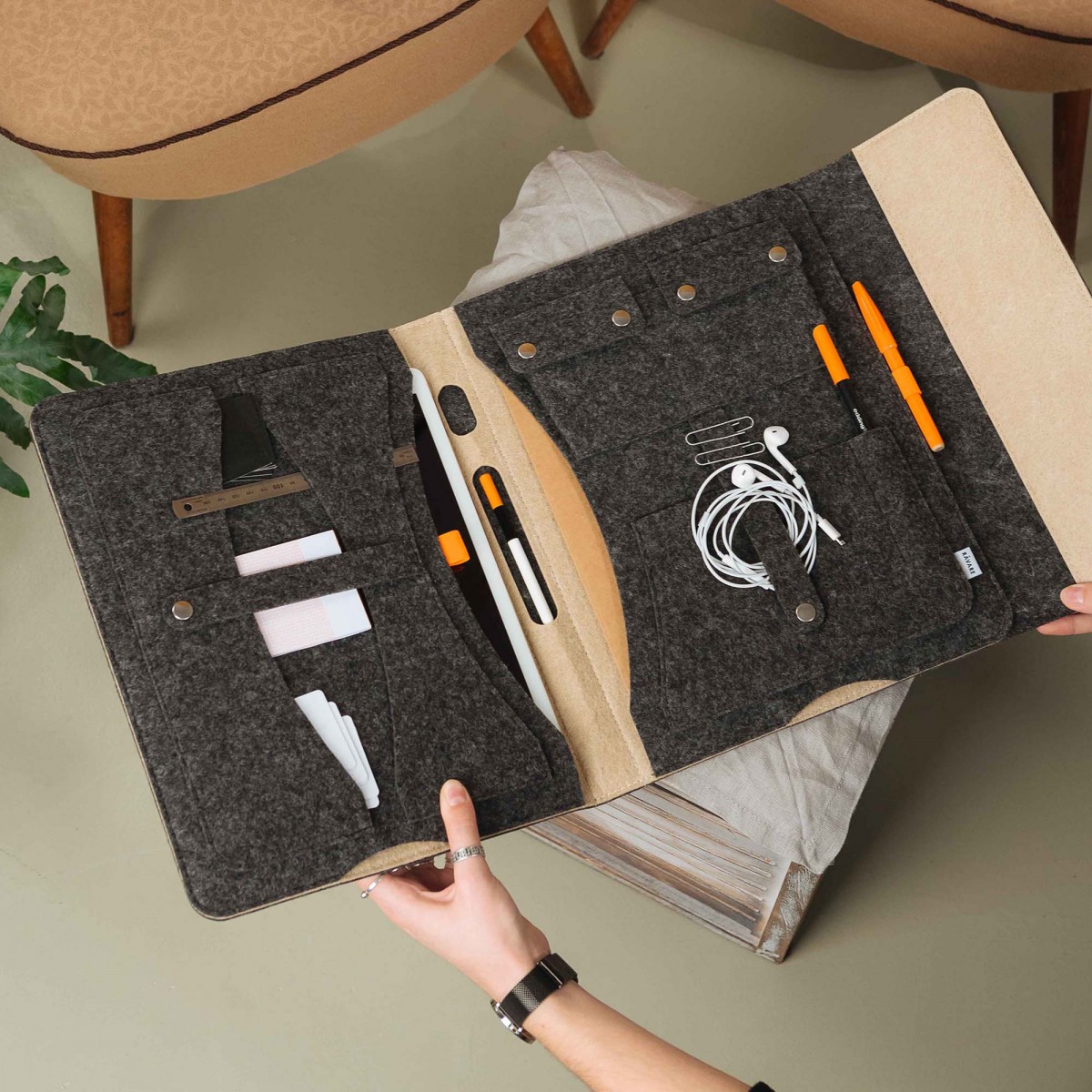 RÅVARE 13" Tablet-Organizer im skandinavischen Stil aus Filz, funktionales A4-Businessetui