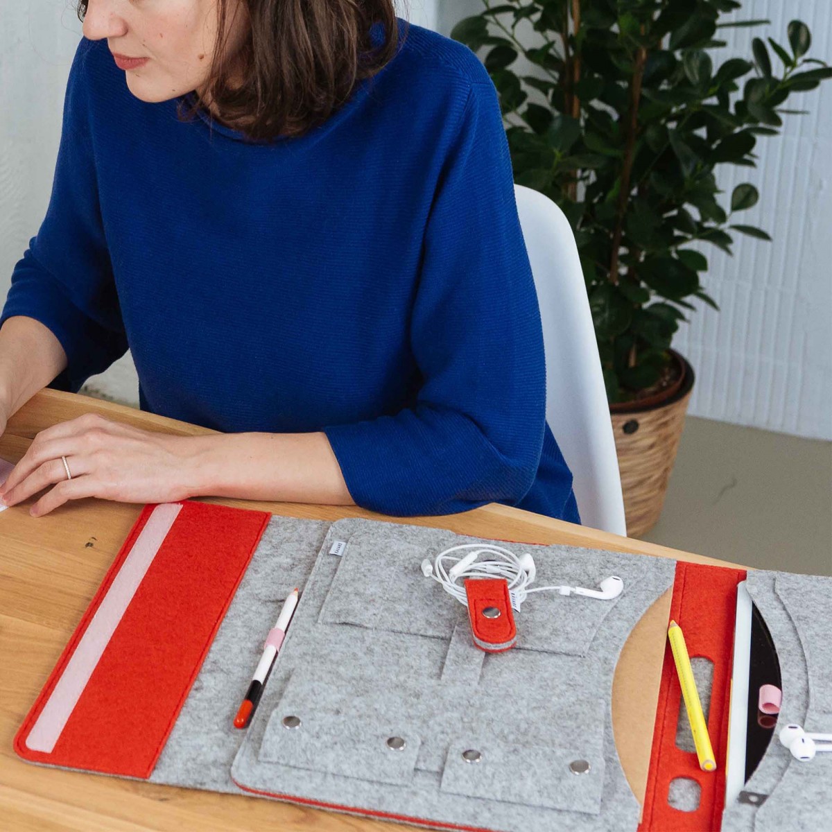 RÅVARE 13" Tablet-Organizer im skandinavischen Stil aus Filz, funktionales A4-Businessetui