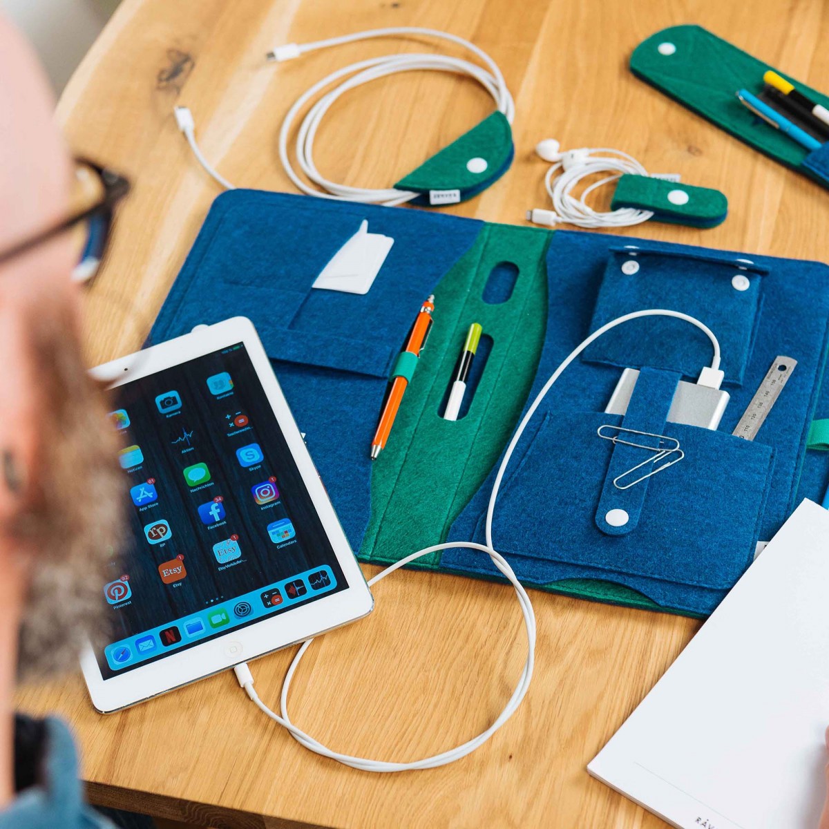 RÅVARE stilvoller Filz-Organizer für Tablets bis 11" und A5-Dokumente, minimalistischer Büroorganizer