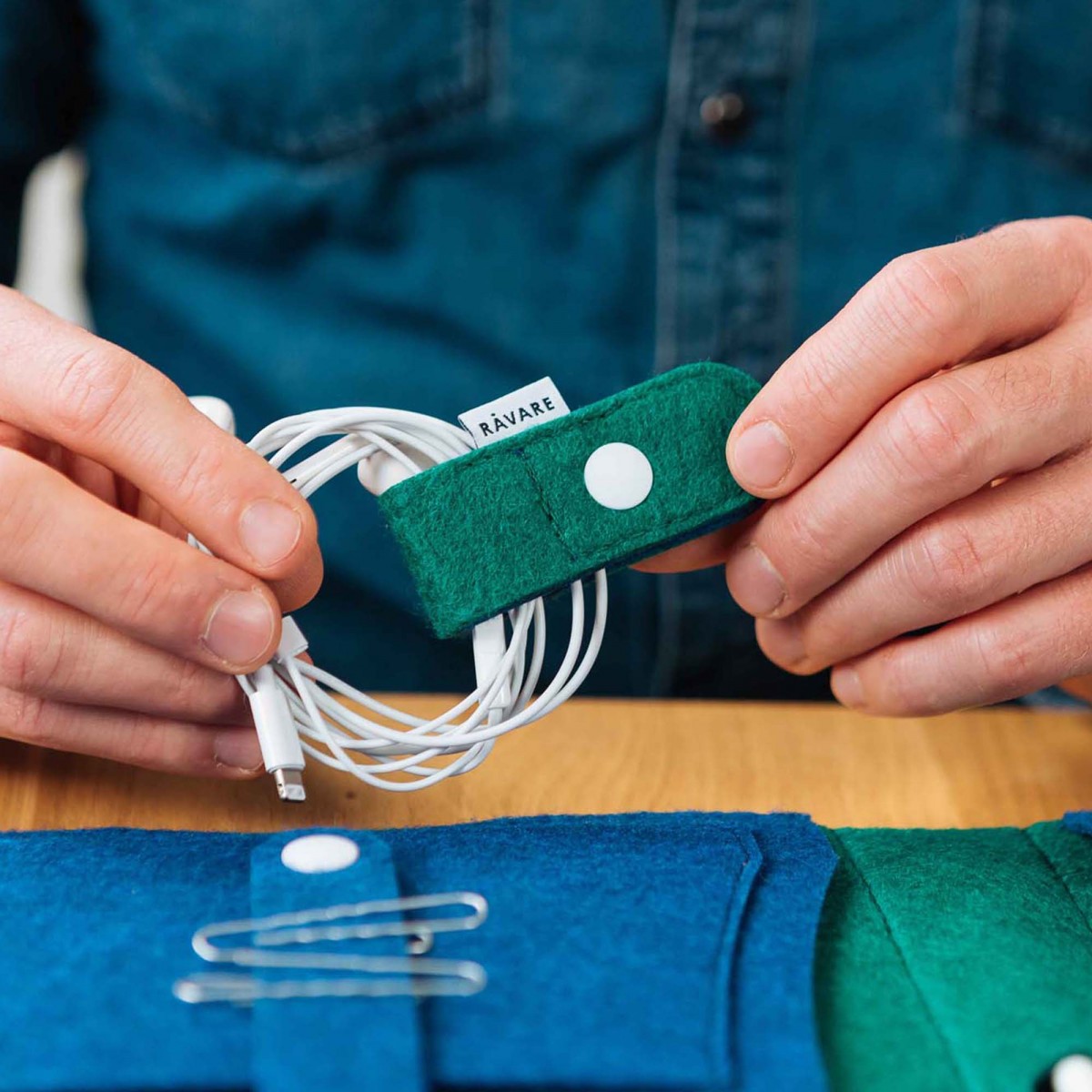 RÅVARE Funktionaler Kabelhalter für Köpfhörer oder Ladekabel, um dein Kabelgewirr zu ordnen