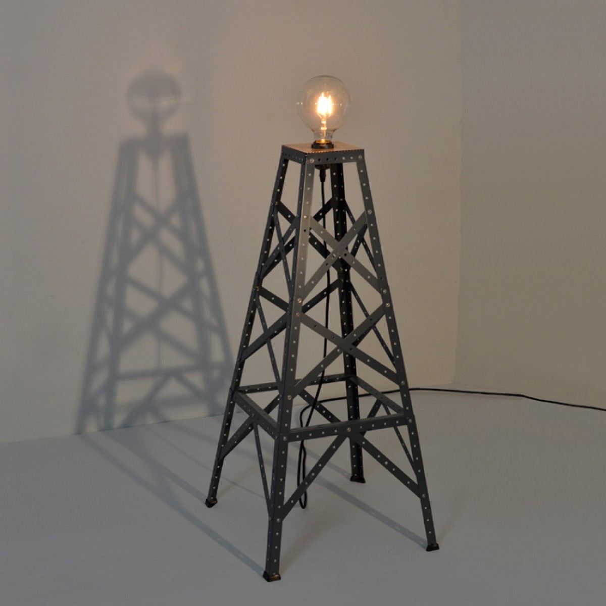 son of nils systemson Large Tower Lampe
