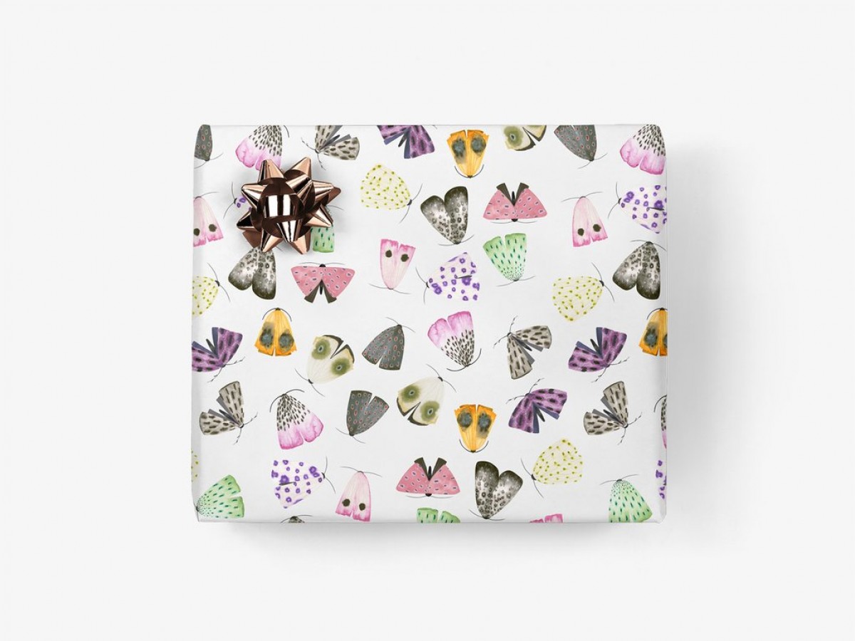 typealive / Geschenkpapier / Moths (gefaltet)