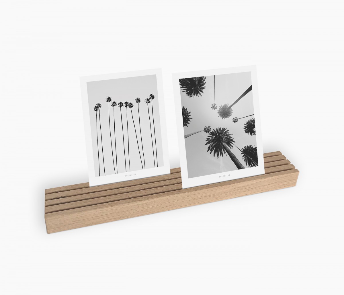 typealive / Postkartenhalter aus Eiche "L"