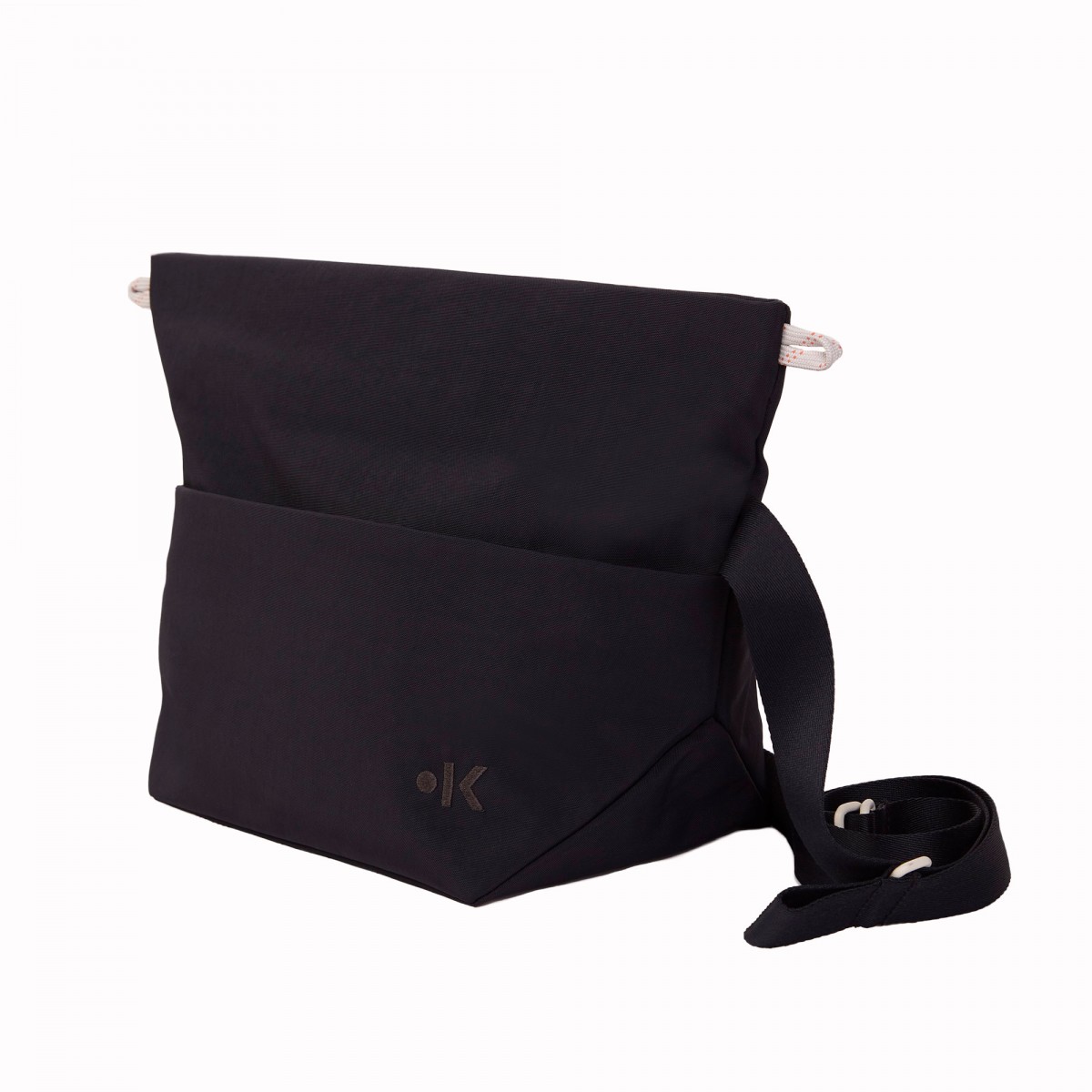 Taavi | Sling Bag | kaala | raven