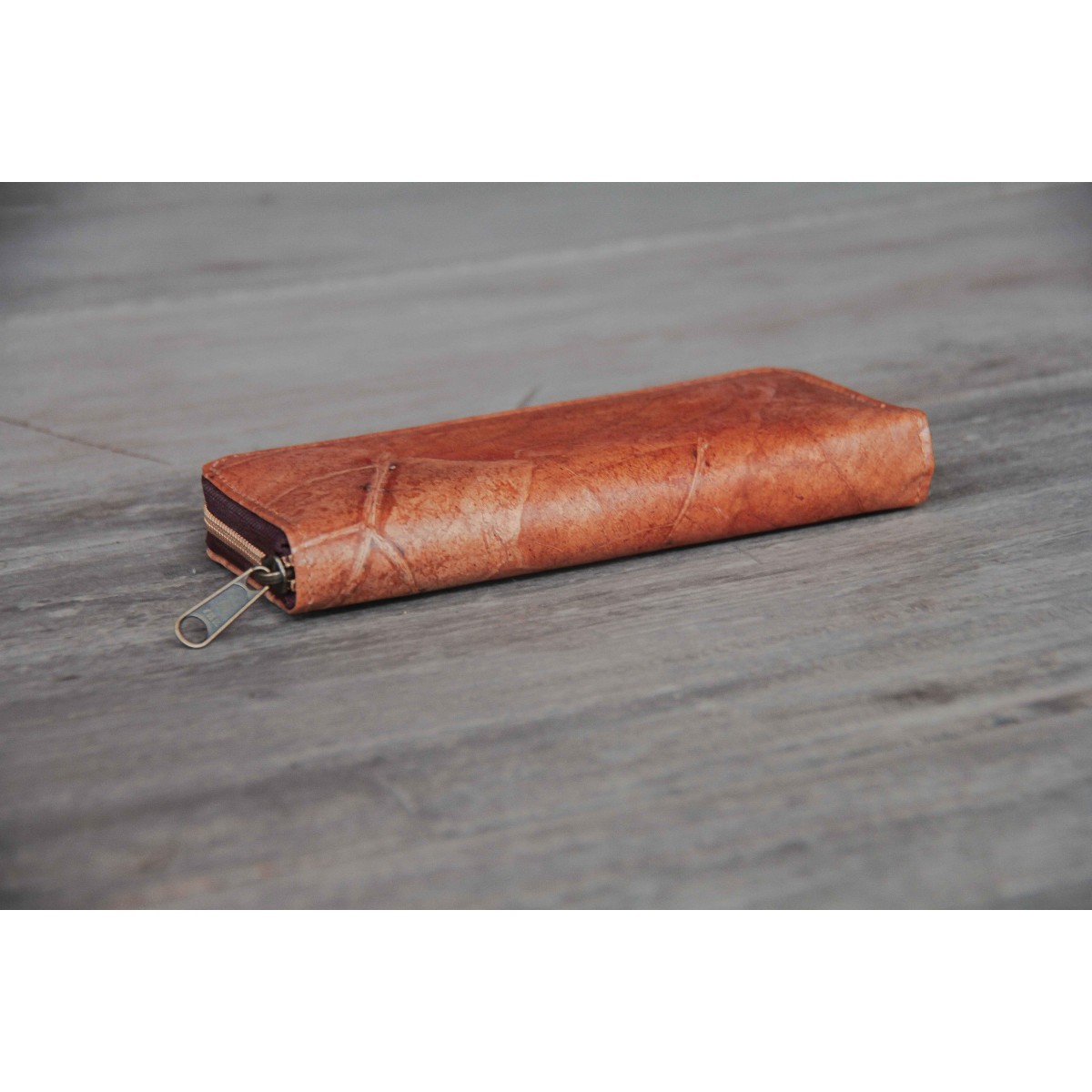 Portemonnaie aus recycelten Blättern / Nachhaltige vegane Brieftasche in orange - braun BY COPALA