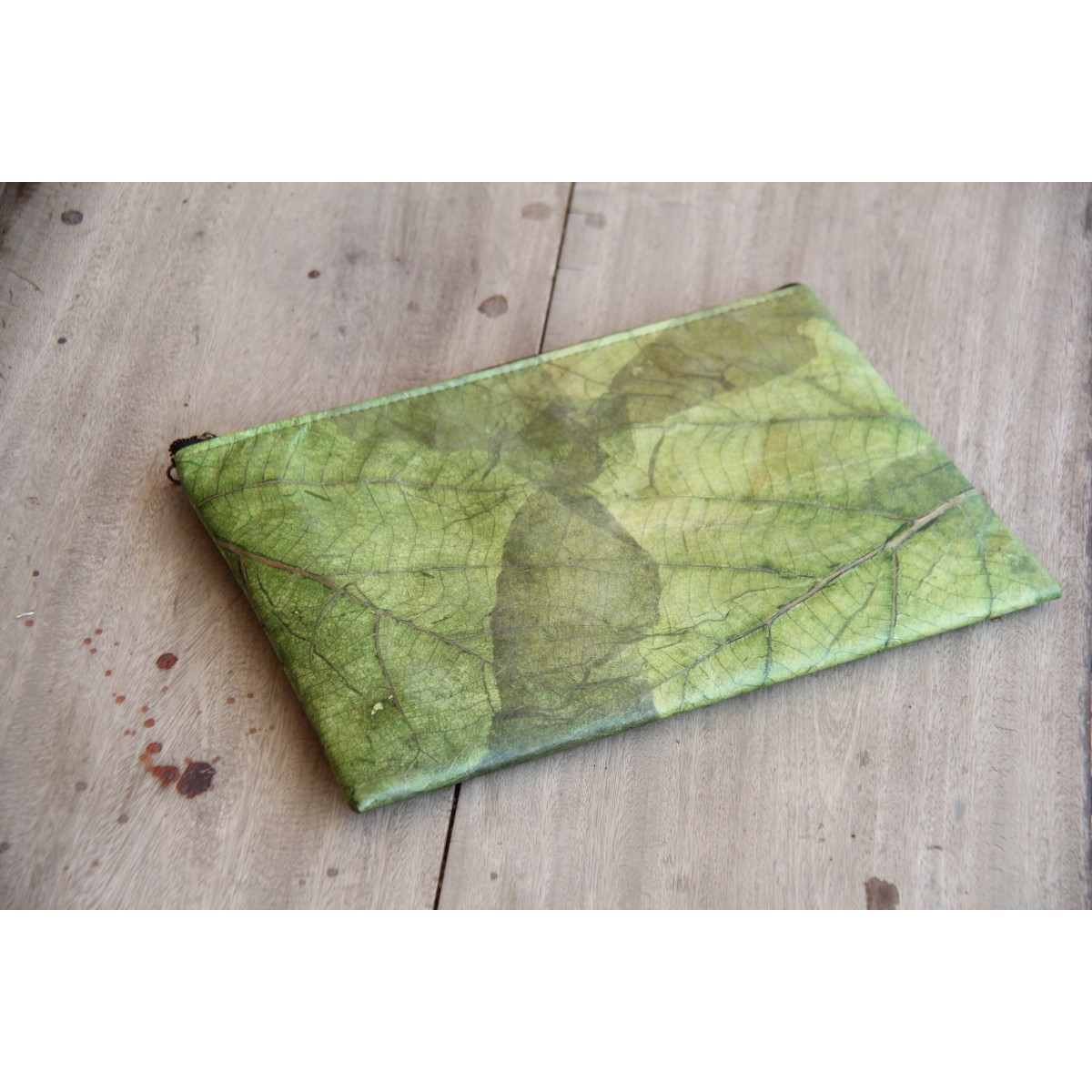 Laptop Hülle aus Blättern, wasserabweisende Notebook Tasche, MacBook Case in grün, 15 Zoll BY COPALA