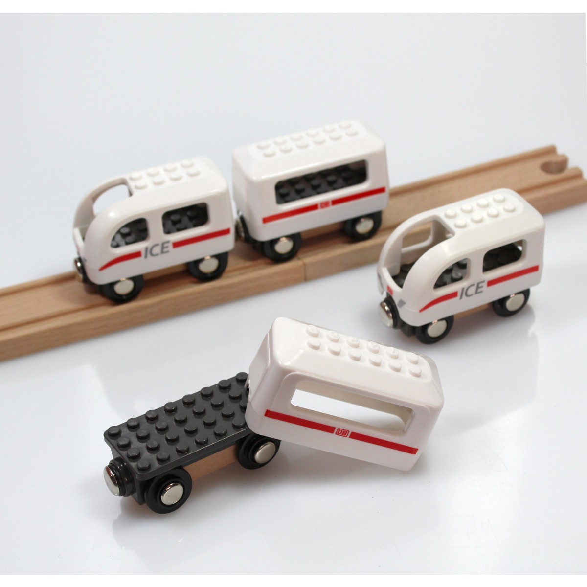 NOPPI Zug, kompatibel zu LEGO und BRIO - von Neue Freunde