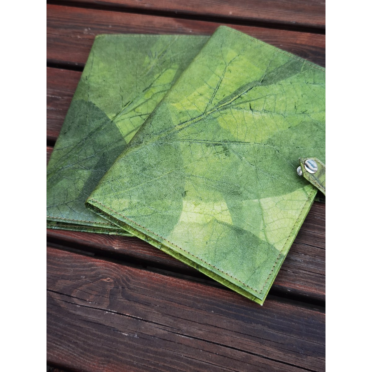 1 x Notizbuch A5 unliniert, Nachhaltiges Journal aus echten Blättern, Tagebuch Blanko, Eco Friendly Sketchbook in grün, Geschenk für Sie & Ihn