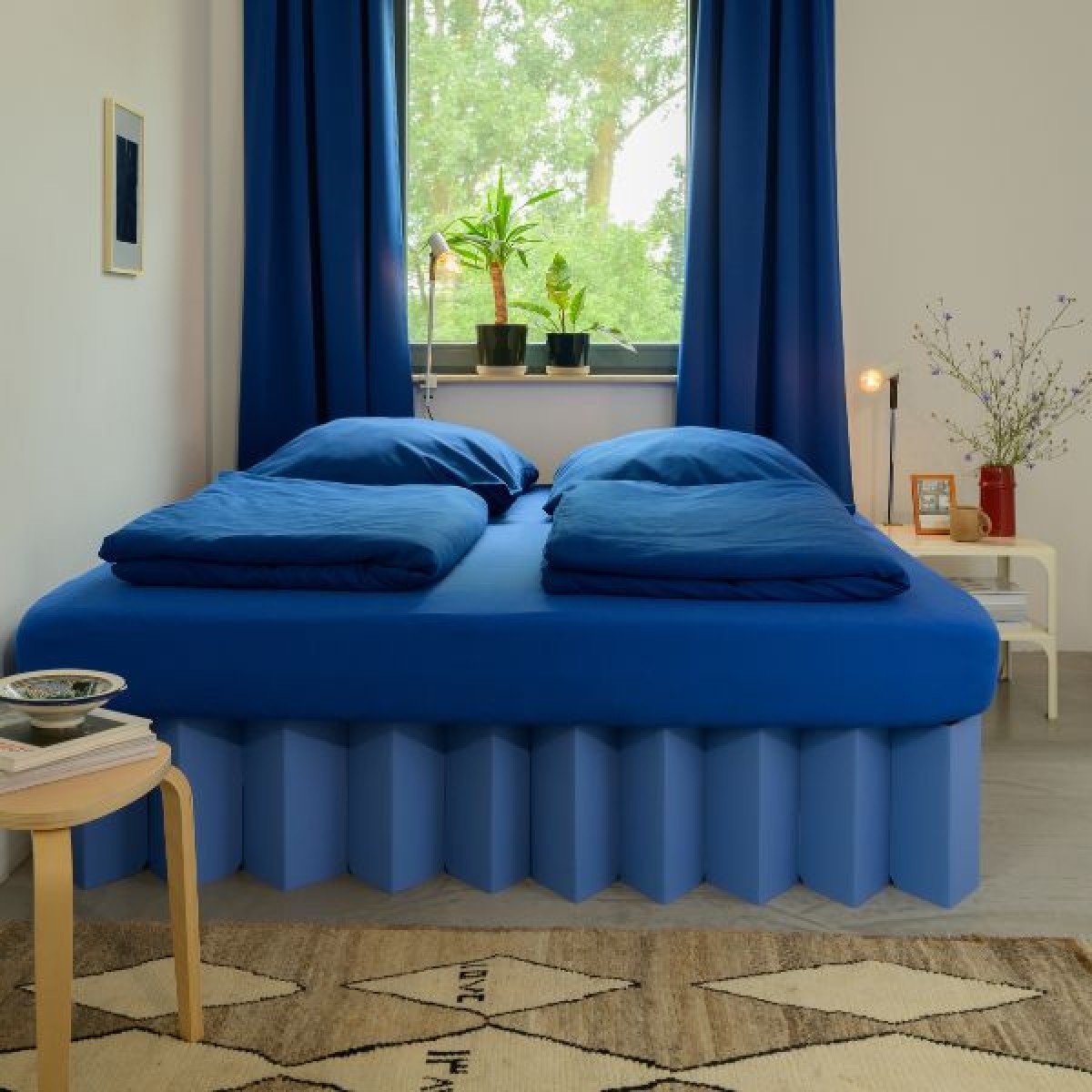Nachhaltiges Bett 2.0 (kornblumenblau) | ROOM IN A BOX