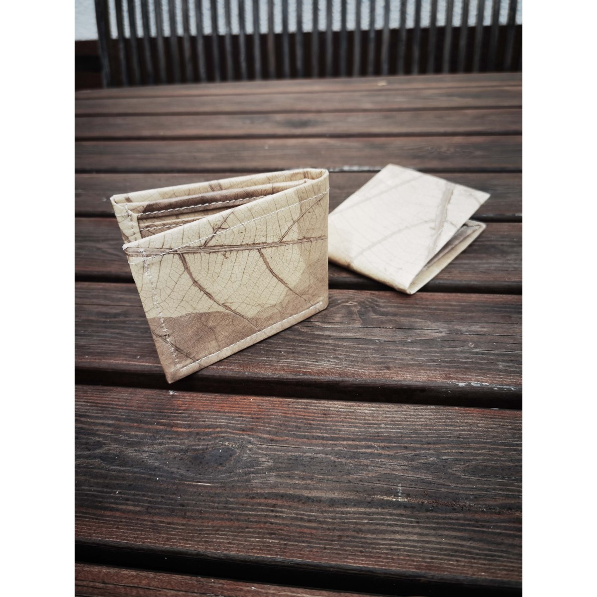 Portemonnaie aus laminierten Blättern in grün, 1-fach gefaltet - natur beige