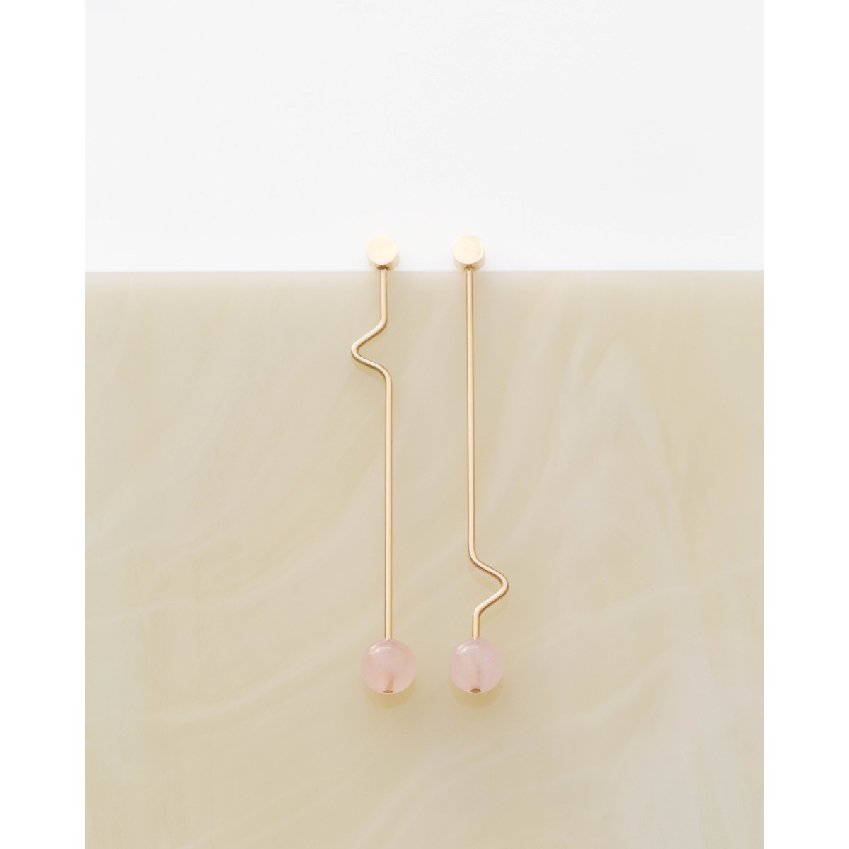 amelie schleifenheimer /
Ohrstecker ROSENQUARTZ / M