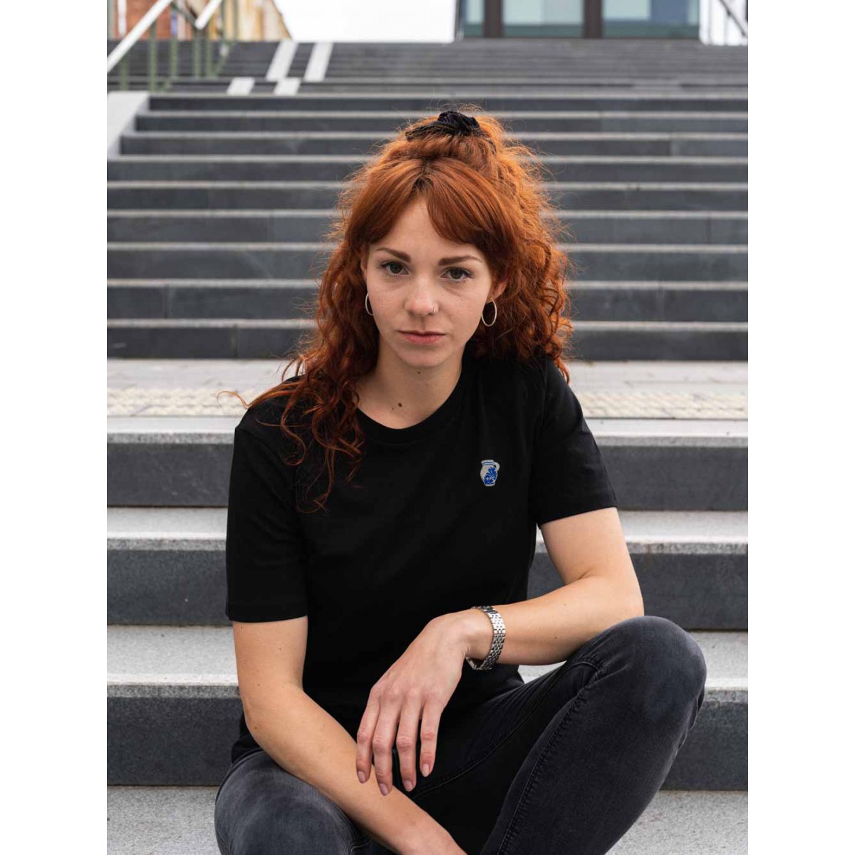 Stadtliebe® | Frankfurt T-Shirt mit gesticktem „Bembel“ Schwarz 100% Bio-Baumwolle
