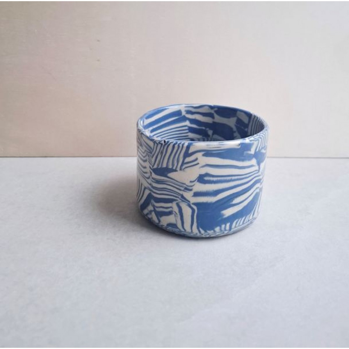 Skelini - Kaffeetasse aus Keramik - blau-cremige Farbkombination