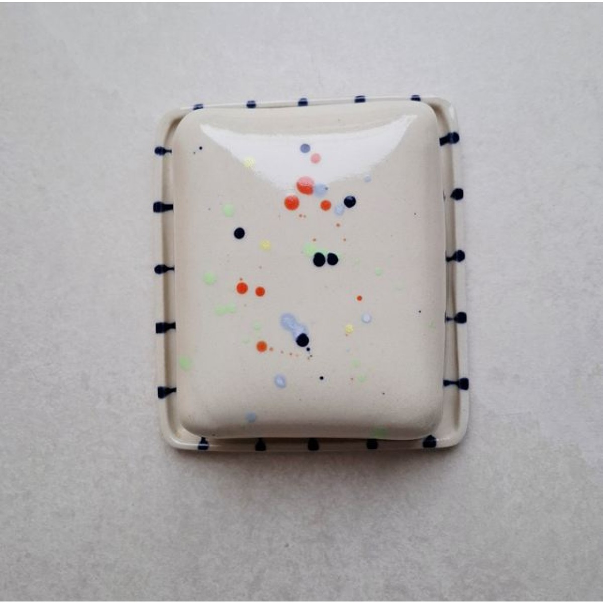 Skelini - Keramik Butterdose handgemacht bunt und dunkel blau