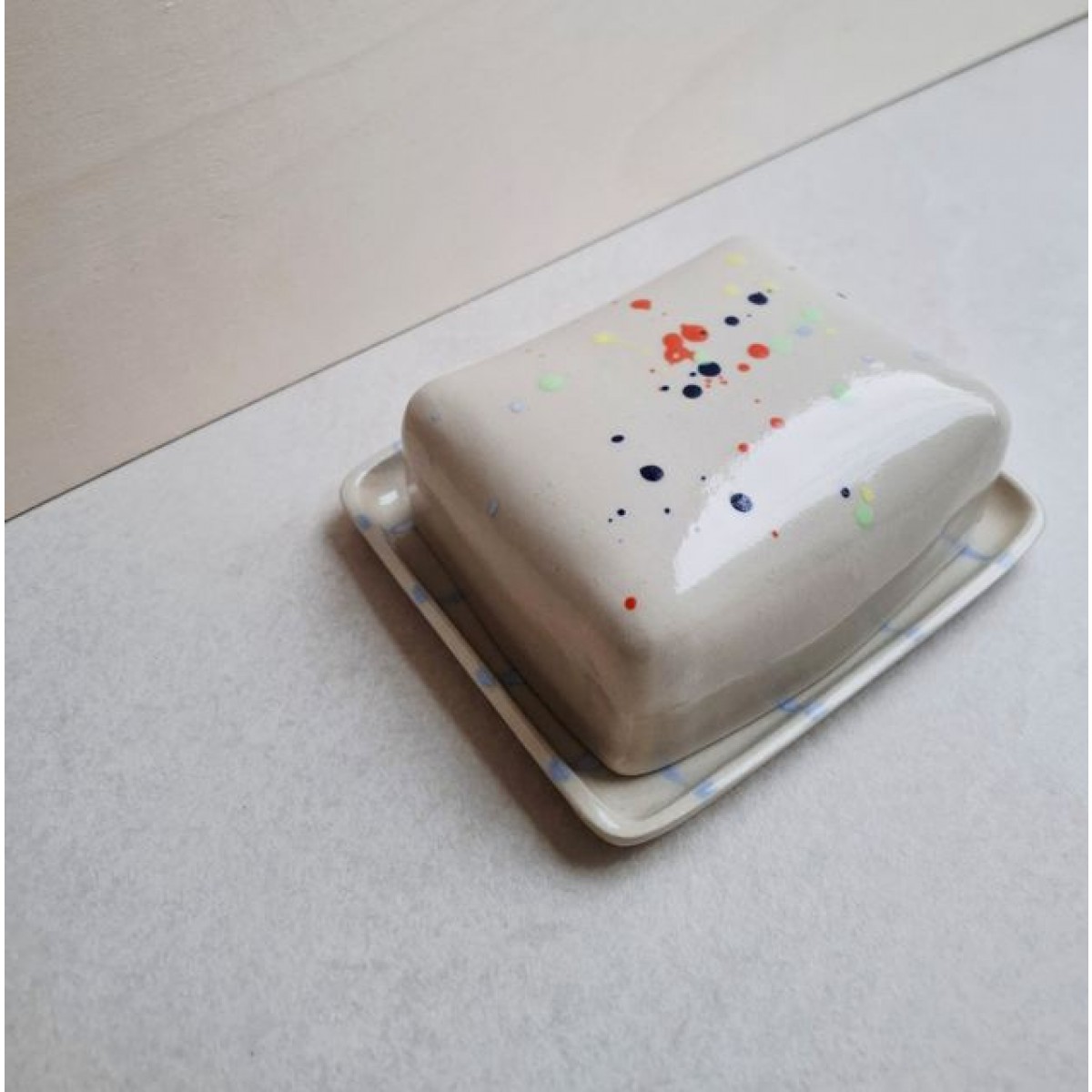 Skelini - Keramik Butterdose handgemacht bunt und hell blau