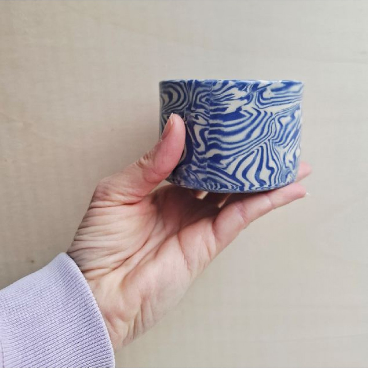 Skelini - Kaffeetasse aus Keramik - blau-cremige Farbkombination