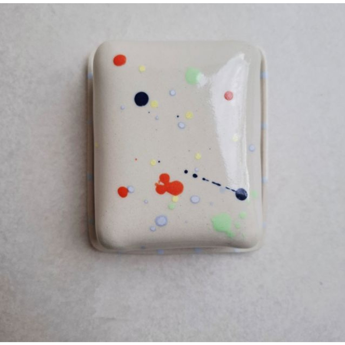 Skelini - Keramik Butterdose handgemacht bunt und hell blau