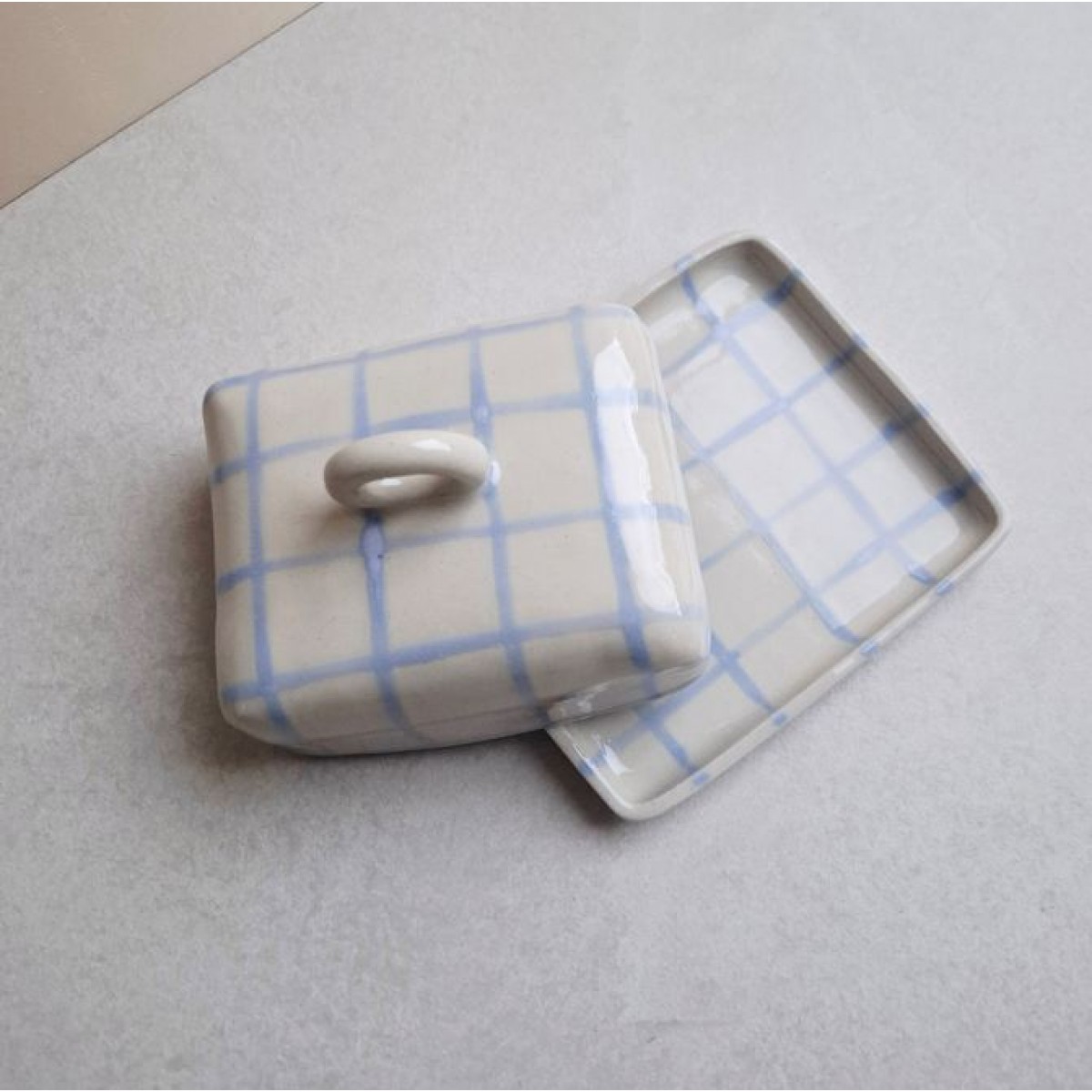 Skelini - Keramik Butterdose handgemacht hell blau mit Henkel rund