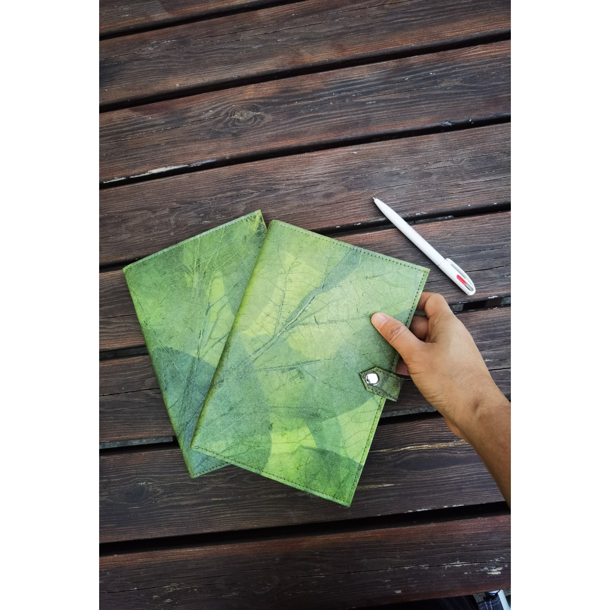 1 x Notizbuch A5 unliniert, Nachhaltiges Journal aus echten Blättern, Tagebuch Blanko, Eco Friendly Sketchbook in grün, Geschenk für Sie & Ihn