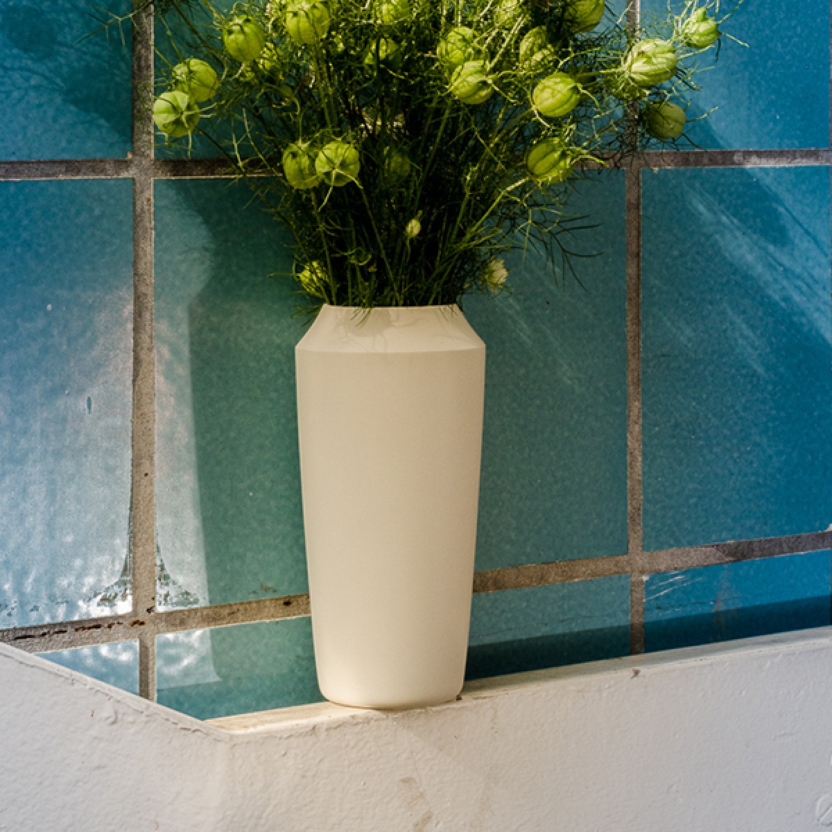 Porzellan Vase "Mojo Jojo" – studio.drei