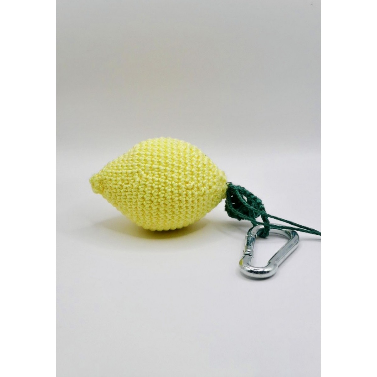 'Lemon Charm' gehäkelter Zitronen Anhänger von crroco studio