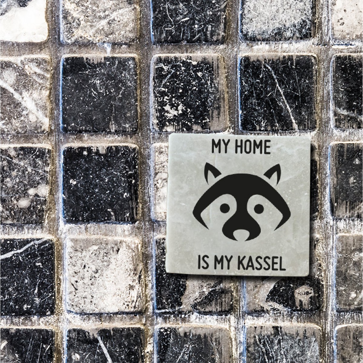 Stadtliebe® | Kassel Marmor Magnet "Waschbär MY HOME IS MY KASSEL"