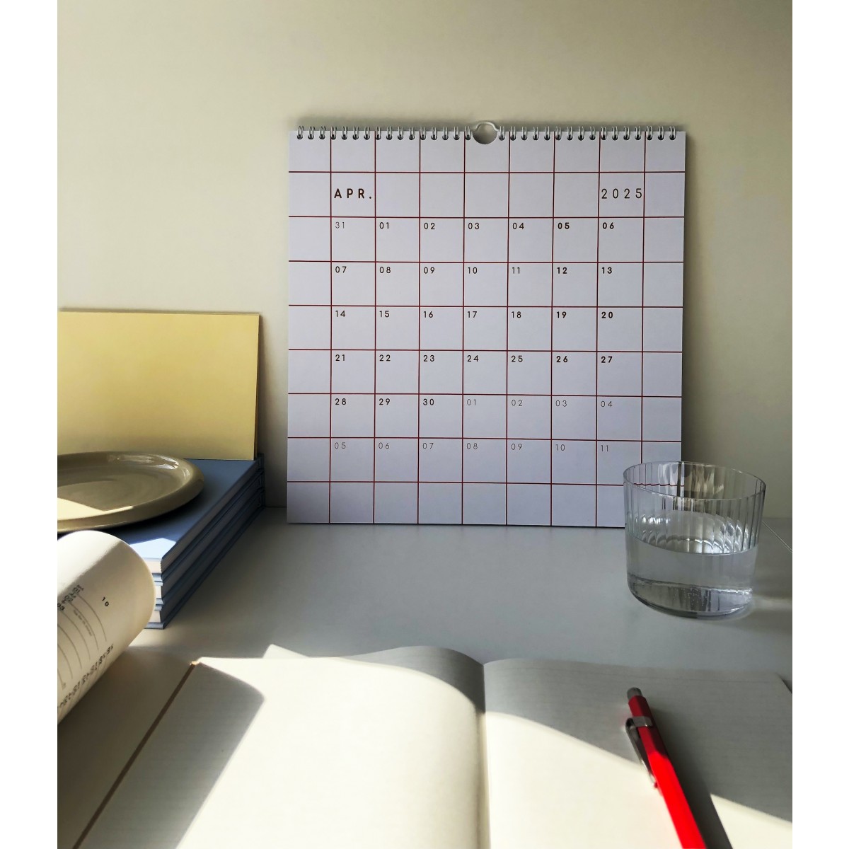 Wandkalender 2026, rotkariert - SANS.