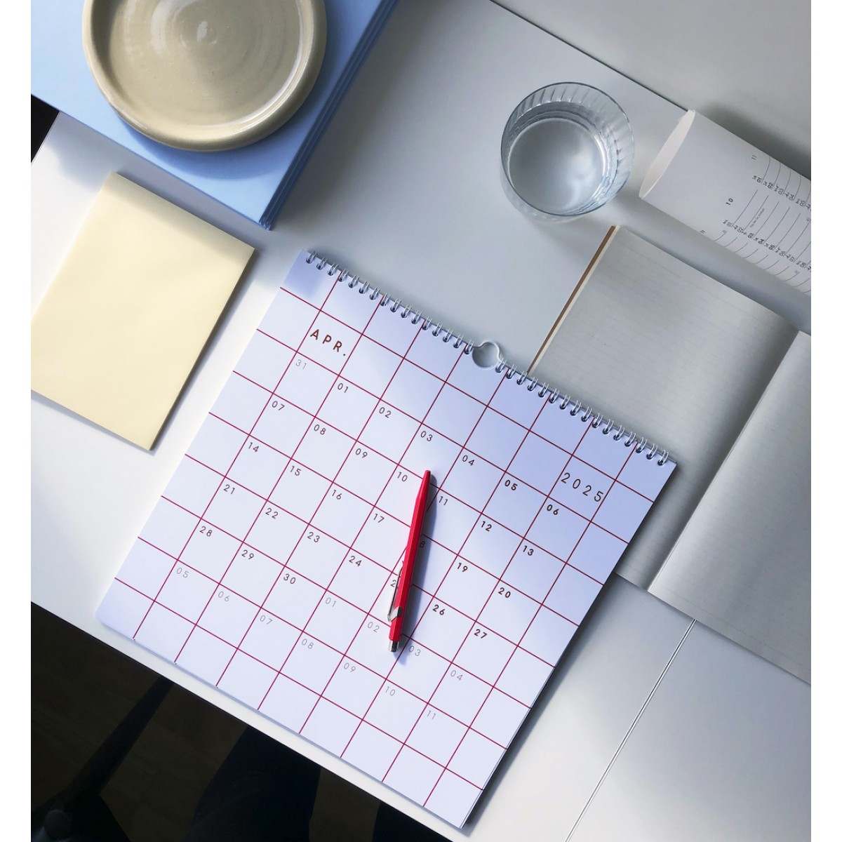 Wandkalender 2026, rotkariert - SANS.