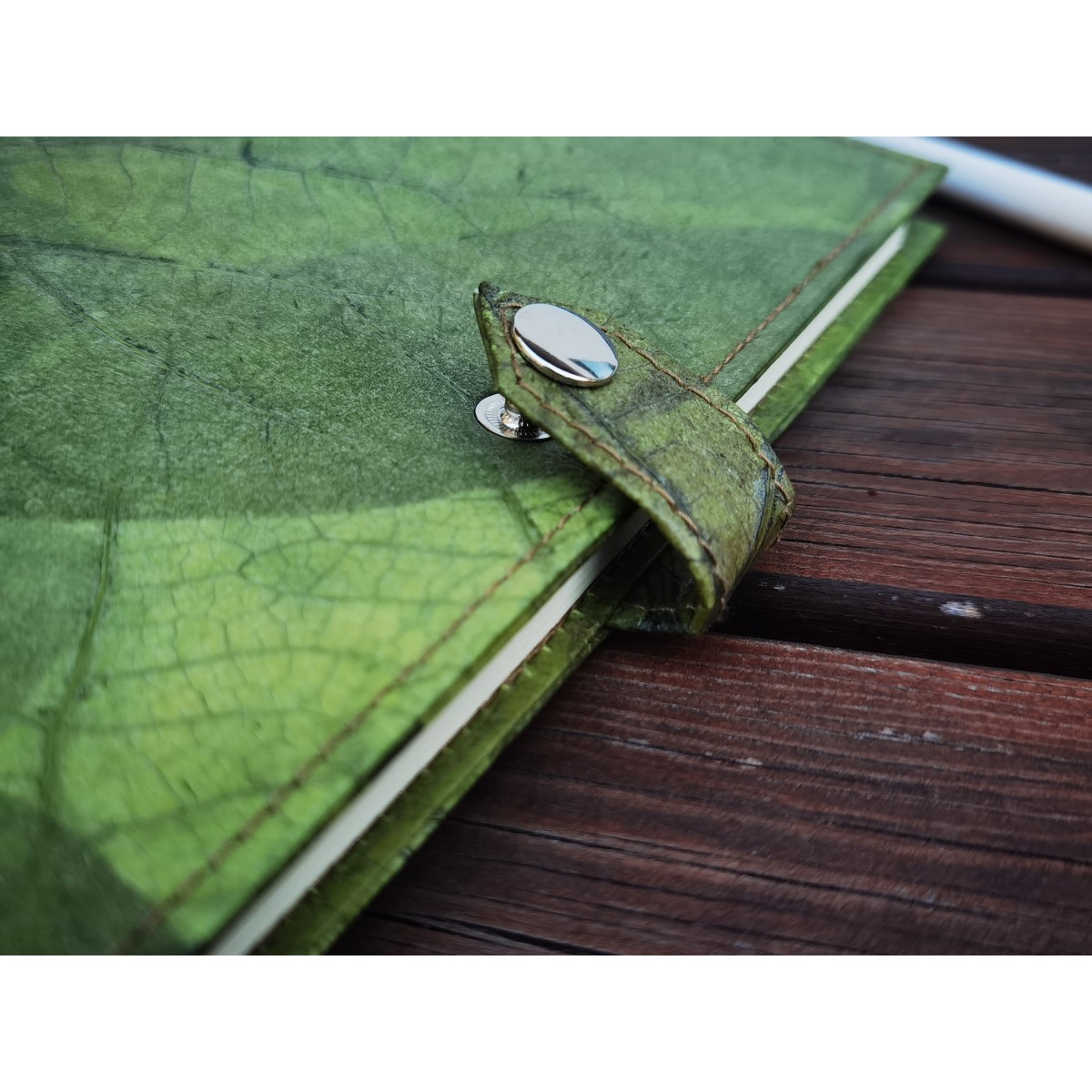 1 x Notizbuch A5 unliniert, Nachhaltiges Journal aus echten Blättern, Tagebuch Blanko, Eco Friendly Sketchbook in grün, Geschenk für Sie & Ihn