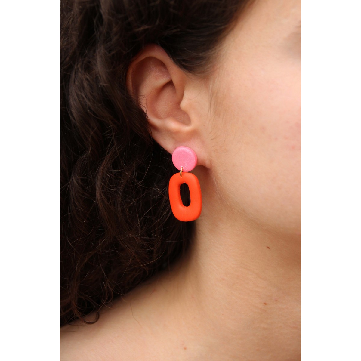 Salut Julie • Polymerton Ohrring 'dark orange x pink small loops '