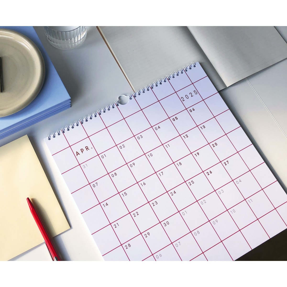 KALENDER 2025, rot - SANS.