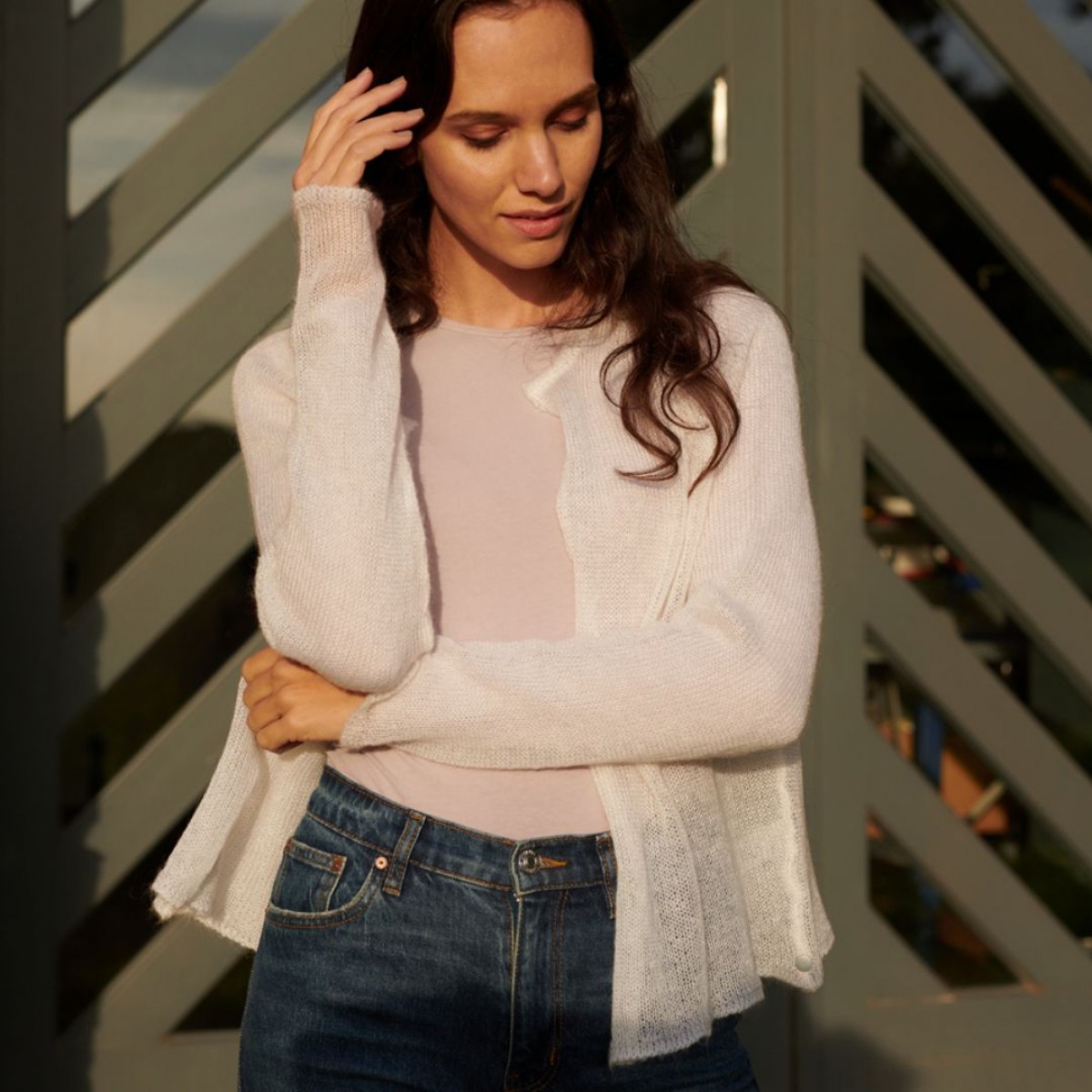 Mohair Cardigan XENIA mit Fältchen (pearl white) von wildes.