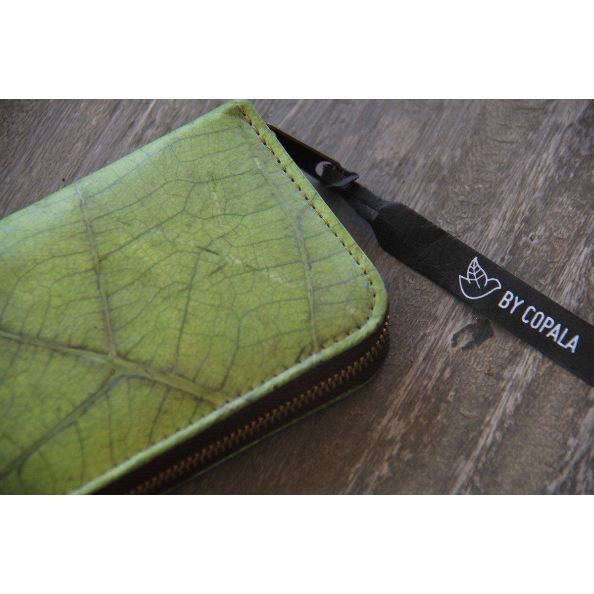 Portemonnaie aus recycelten Blättern / Nachhaltige vegane Brieftasche in grün
