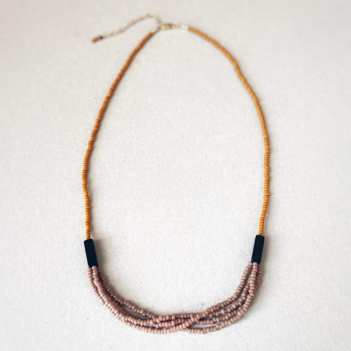 IDA PING JEWELRY // DUSTY ROSE Halskette aus Miyuki Glasperlen und Onyx