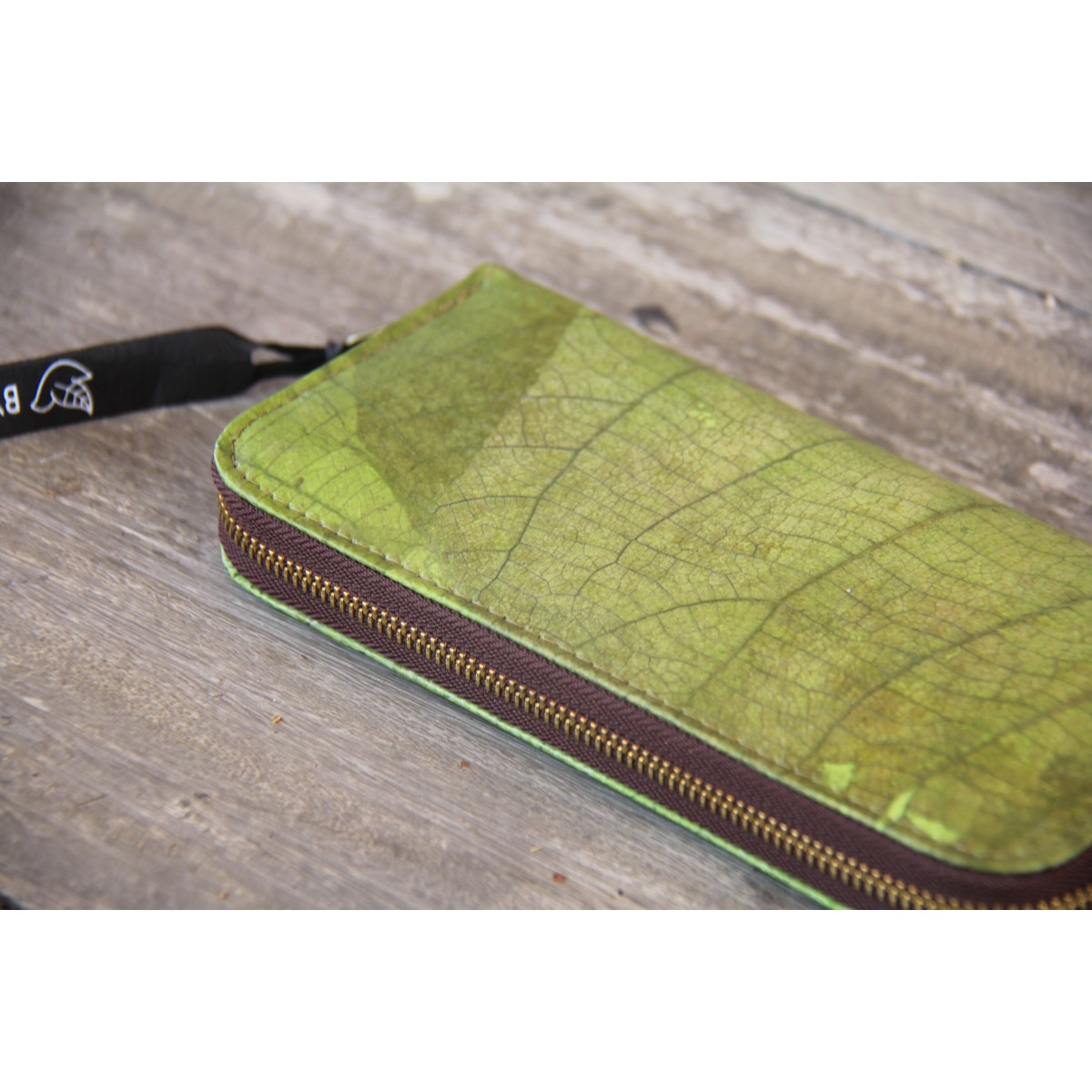 Portemonnaie aus recycelten Blättern / Nachhaltige vegane Brieftasche in grün