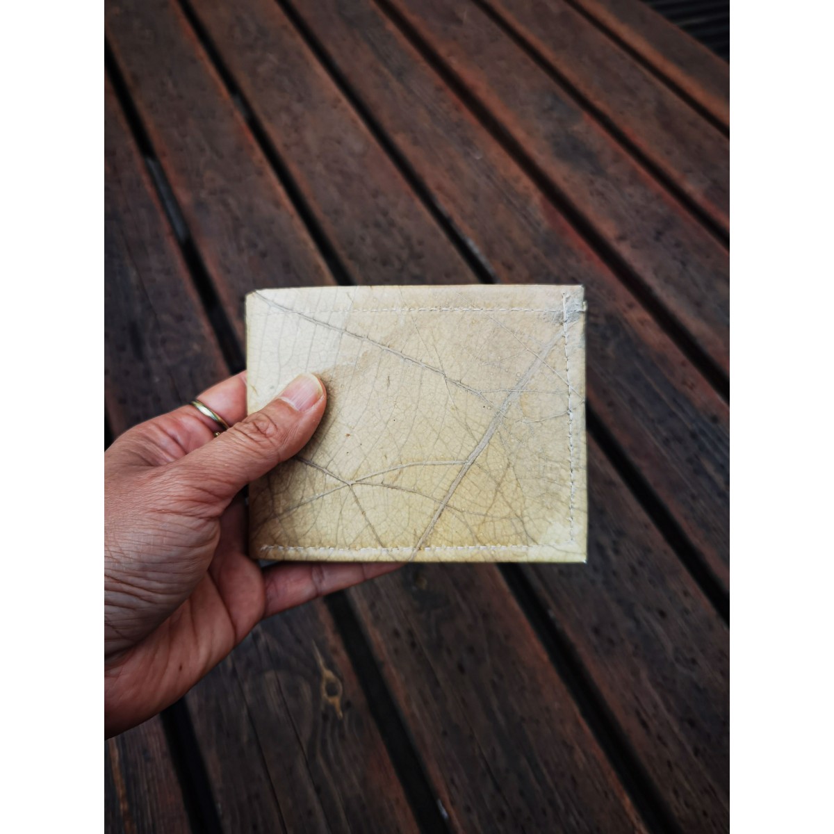 Portemonnaie aus laminierten Blättern in grün, 1-fach gefaltet - natur beige