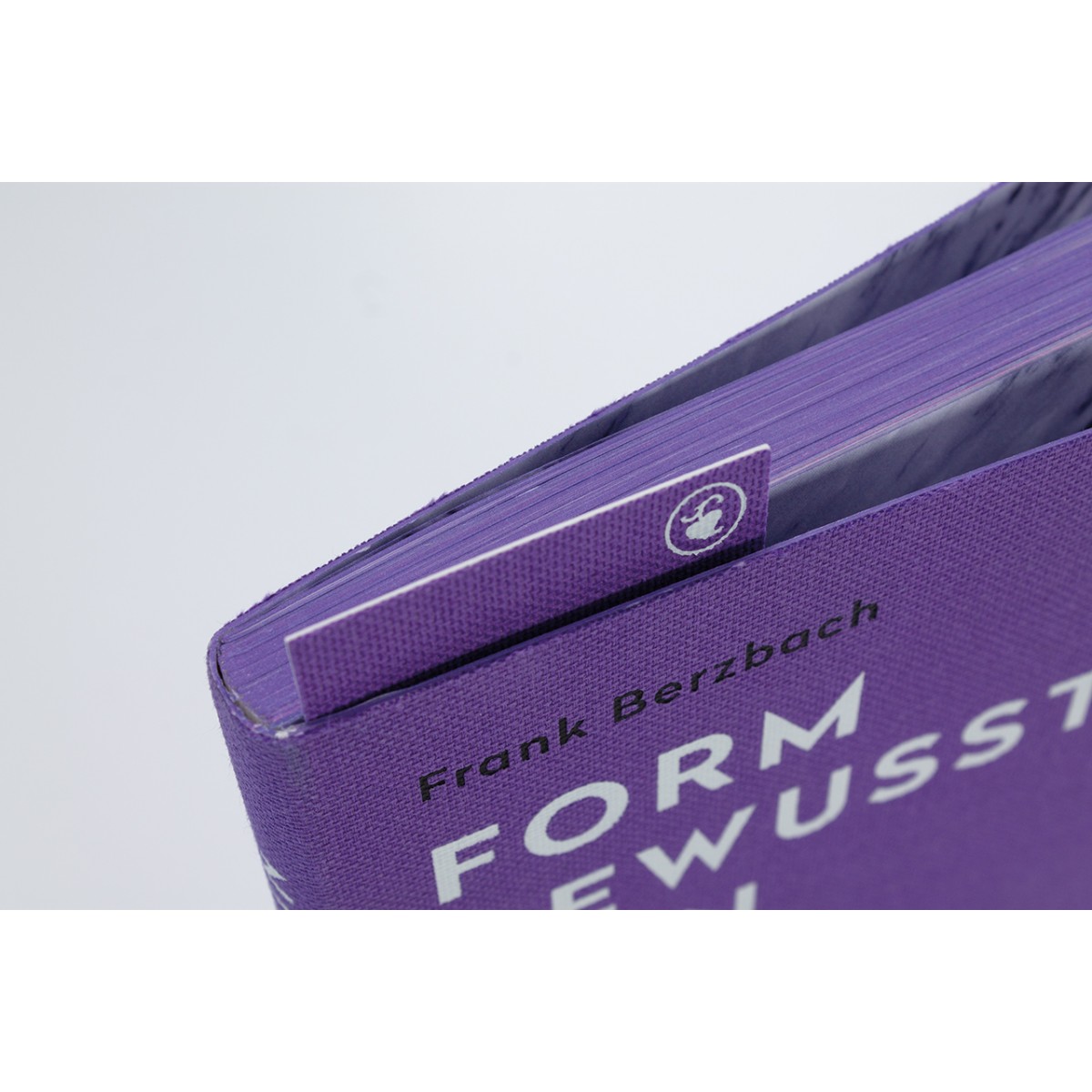 »Formbewusstsein. Eine kleine Vernetzung der alltäglichen Dinge« von Frank Berzbach