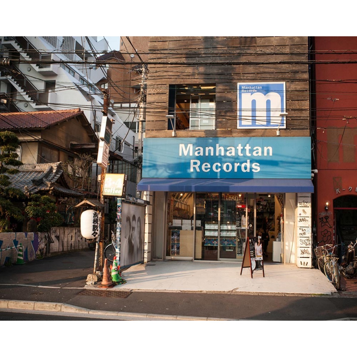 seltmann+söhne RECORD STORES by Bernd Jonkmanns – A tribute to Record Stores