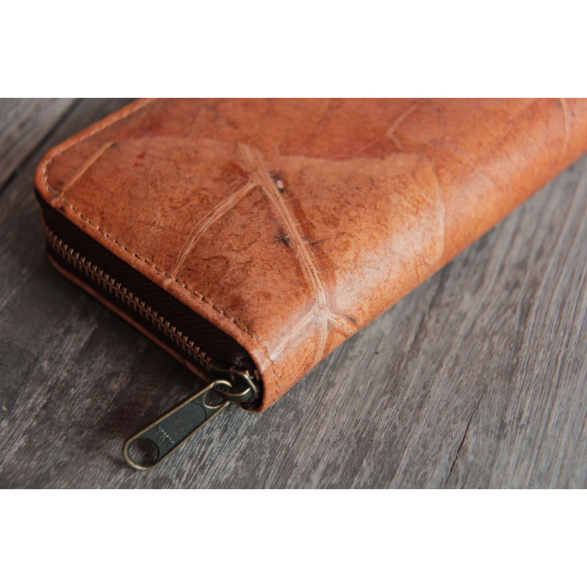 Portemonnaie aus recycelten Blättern / Nachhaltige vegane Brieftasche in orange - braun BY COPALA