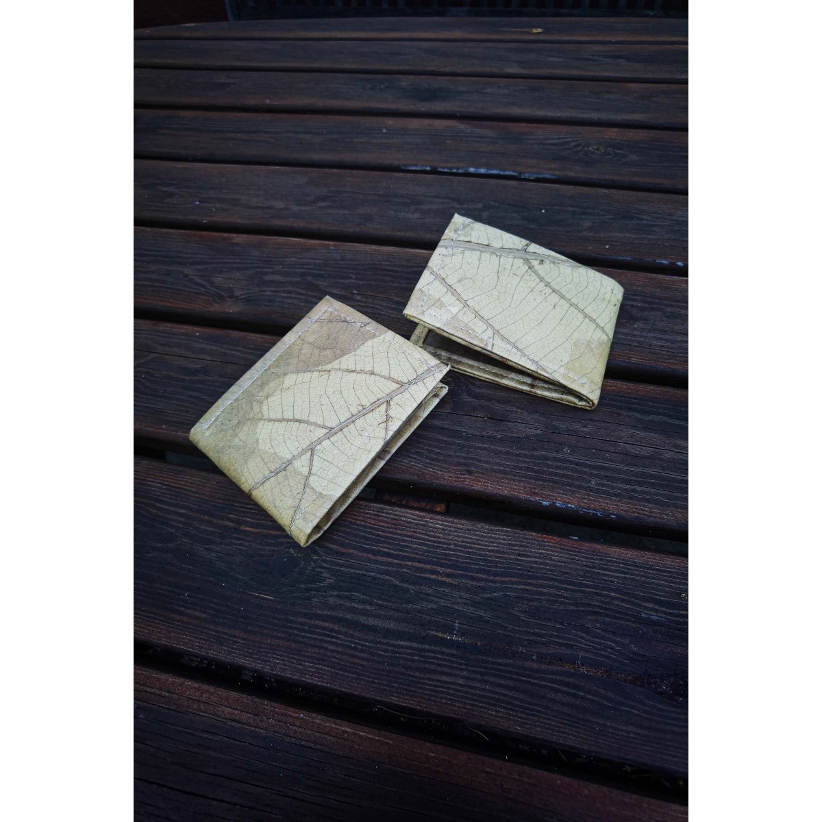 Portemonnaie aus laminierten Blättern in grün, 1-fach gefaltet - natur beige