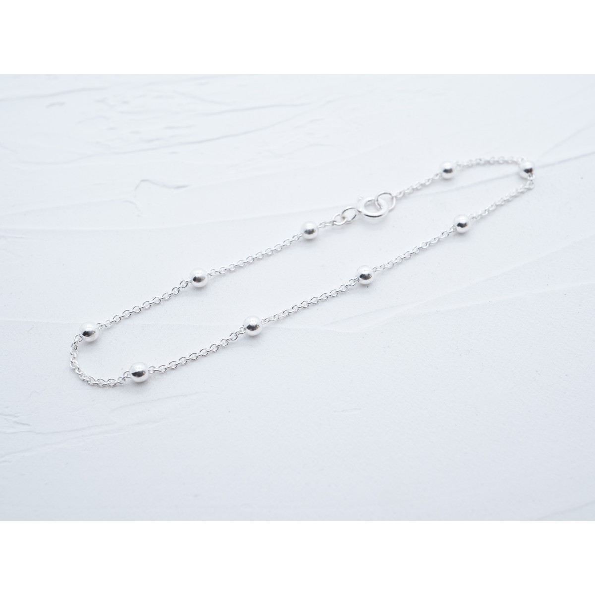 Minimalistisches Silberarmband mit Kugeln - SchmuckvonVreni