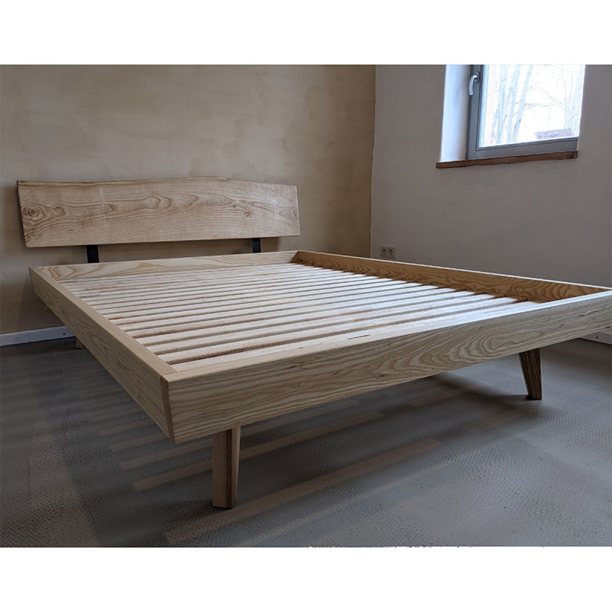 MAXLUZI Bett aus Eschenholz