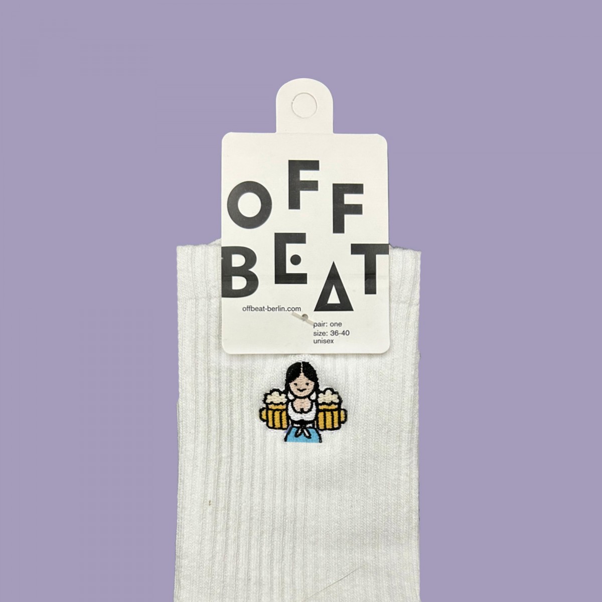 Bestickt Wiesn-Kellnerin Socken von Offbeat