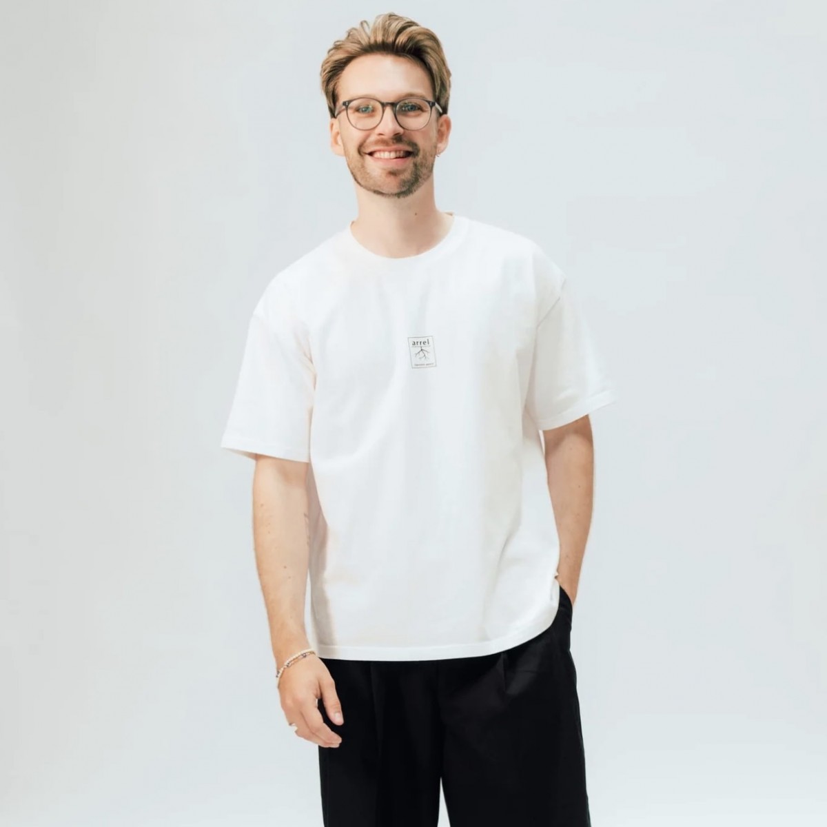 "don't be racist" - unisex oversized T-Shirt - white